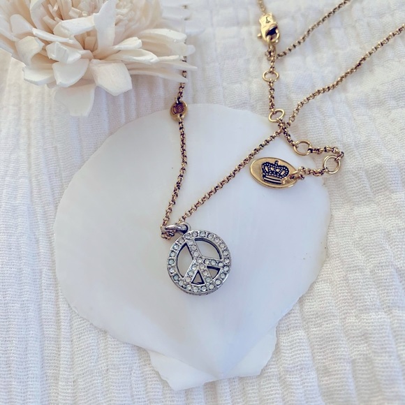 👑✌️☮️JUICY COUTURE PEACE SIGN CRYSTAL NECKLACE BEAUTIFUL AND ELEGANT! - Picture 5 of 5
